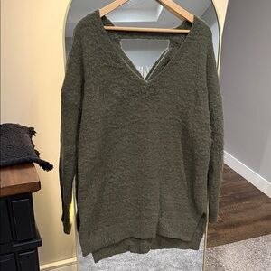 Blue Moon Olive Green V-Neck oversized Women Sweater
